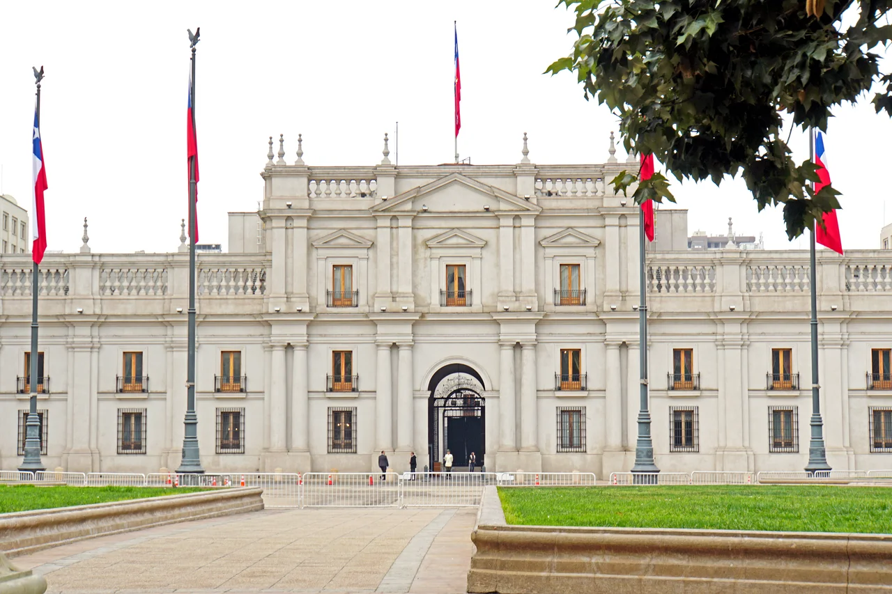La Moneda (Presidential Palace), Constitution Plaza. It was originally a colonial mint house. Construction began in 1784 and was opened in 1805. The production of coins in Chile took place at La Moneda from 1814 to 1929. It became the seat of government in 1845.
It also houses the offices of three cabinet ministers: Interior, General Secretariat of the Presidency and General Secretariat of the Government.