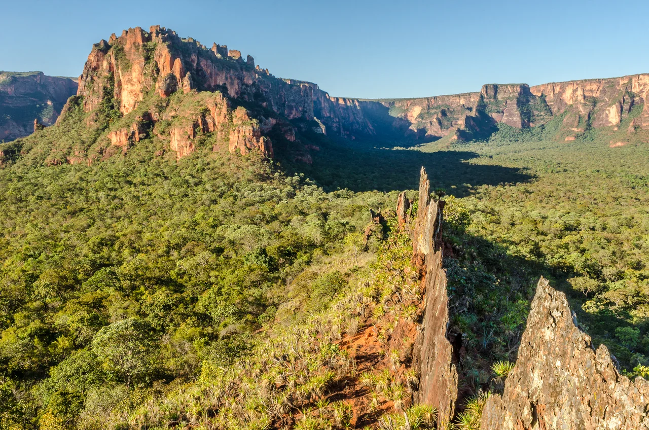 Formação rochosa conhecida como Crista de Galo, no Parque Nacional da Chapada dos Guimarães.