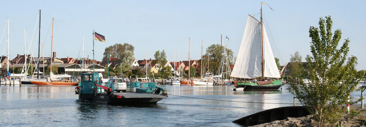 Ferry Arnis & Panorama from Arnis - seen from Sundsacker. Original photo from the year 2007 by Eckhard Schmidt (Arnis, 1943 - 2012).